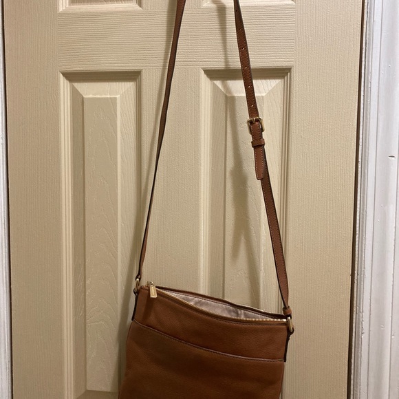 Michael Kohrs Crossbody and matching wallet - Picture 2 of 8